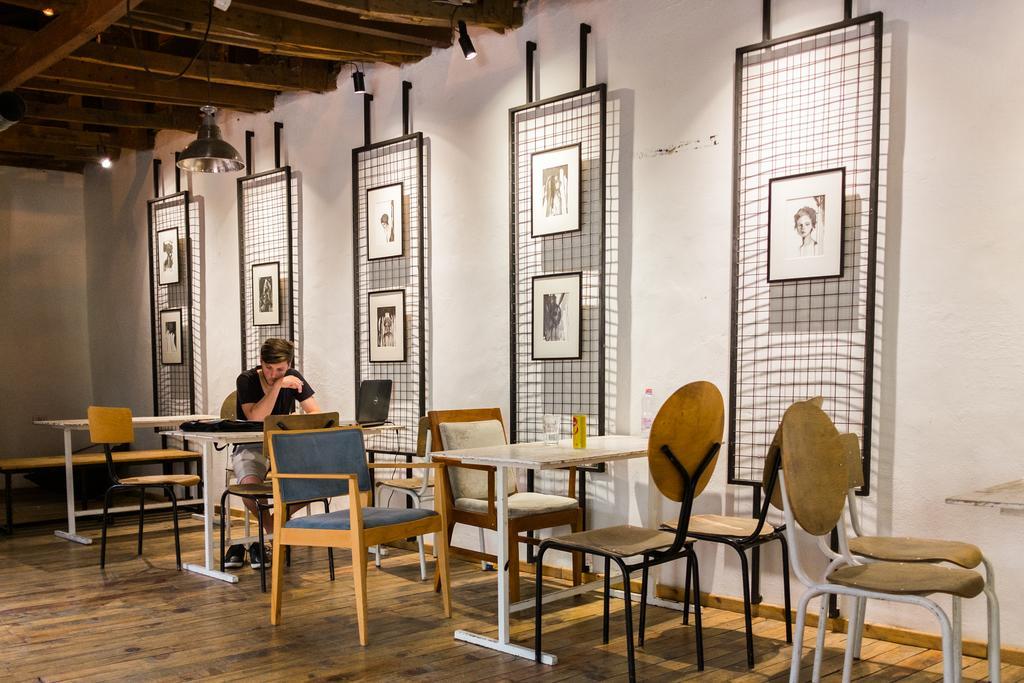 Destil Hostel 티라나 외부 사진